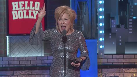 tony awards 2017 bette midler rages on stage after best actress win theatre entertainment