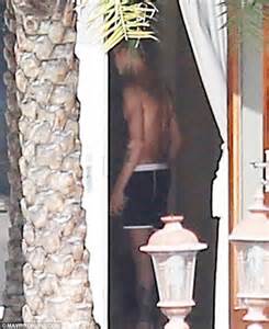 justin bieber topless photo singer shows off his abs in miami daily