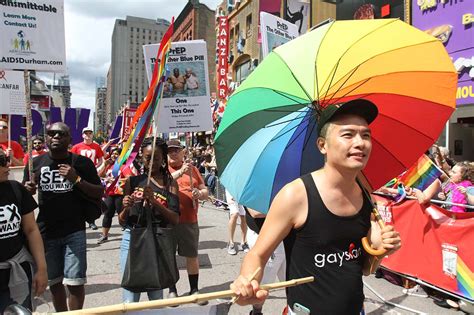 fotos marcha del orgullo lgbt en toronto pride parade 2017