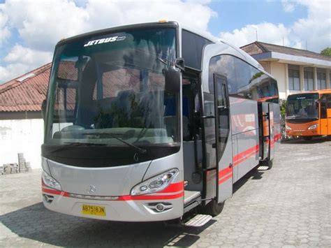 bus pariwisata white horse jakartarentbus