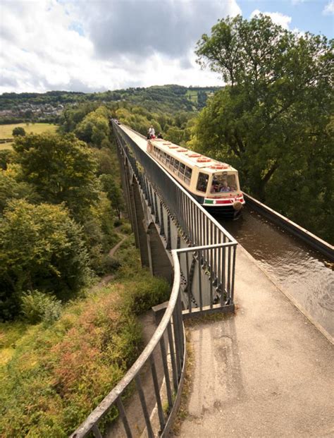 pontcysyllte aqueduct visit wales