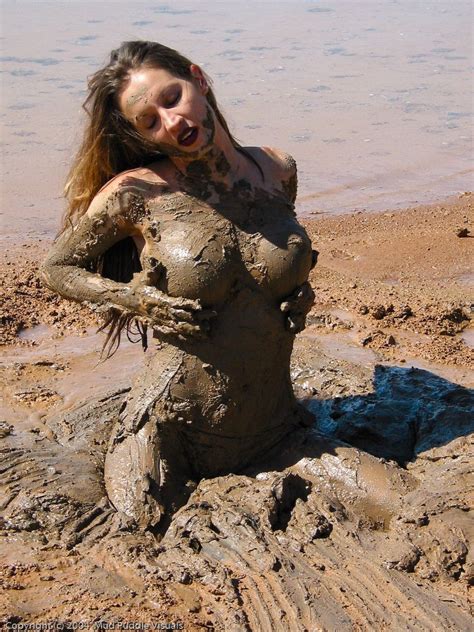 32 Best Muddy Girls Images Mudding Girls Monster Trucks
