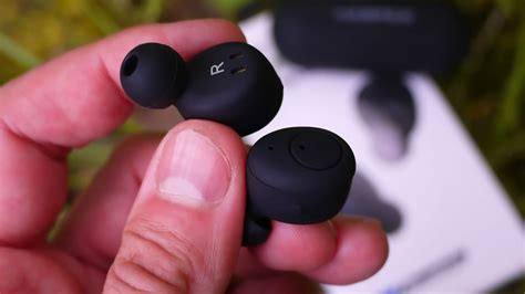 wireless earbuds  small ears  reviews buyers guide bemwireless