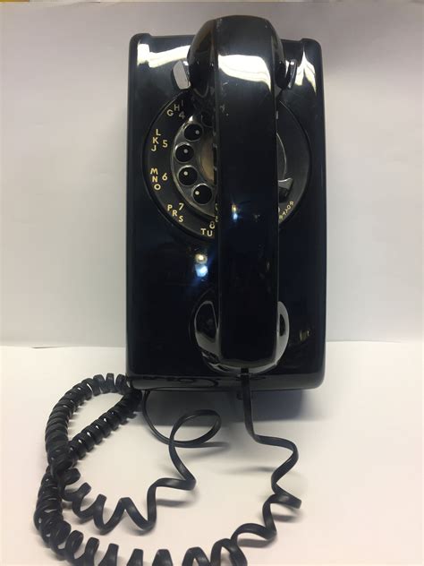 pin  vintage telephones landlines
