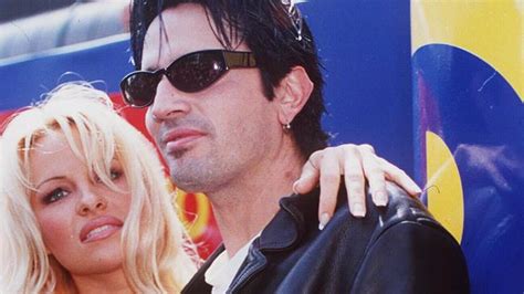 pam and tommy story behind pamela anderson and tommy lee s sex tape