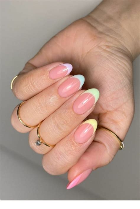 35 Cute Summer Pastel Nails With Almond Shaped Nails 2021