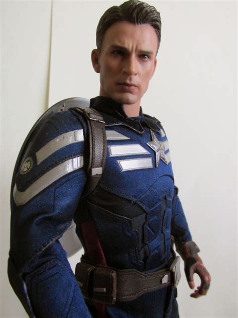 Hot Toys 1 6th Scale Captain America The Winter Soldier