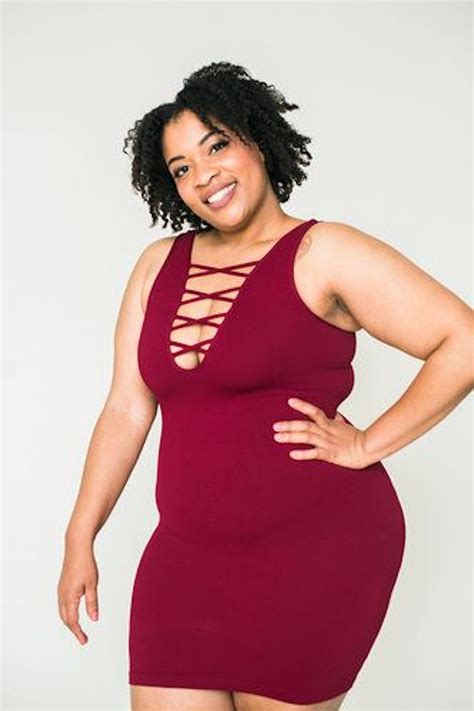 13 best styles for plus size women with small boobs — photos