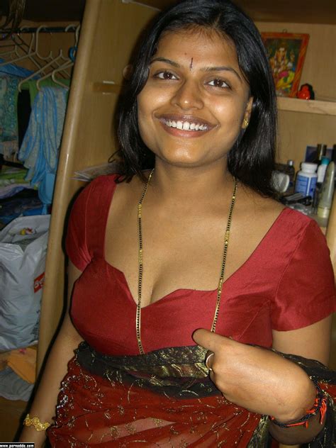 telugu hot and sexy aunty in saree telugu aunties