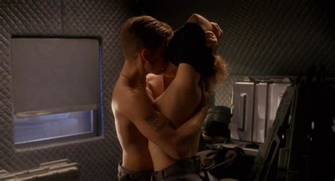 dina meyer nude topless in the shower and some mild sex starship troopers 1997 hd1080p
