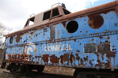 abandoned conrail caboose thomas  p slatin