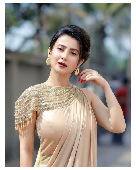 Bengali Actress Monami Ghosh Looking Very Sexy Photoshoot Monami Gambaran