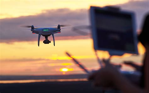 tips  flying drones  night      pilot institute