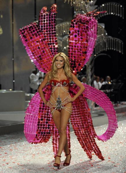 The Victoria S Secret Fashion Show Heats Up Miami Glamour