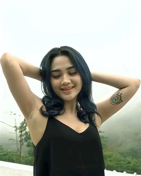 4 Hot Sexy Arlida Putri Bikini Pics