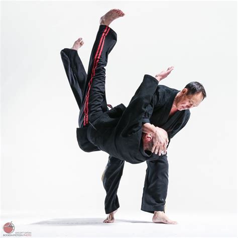 pin by victor on pose ref combat motion photography motion body