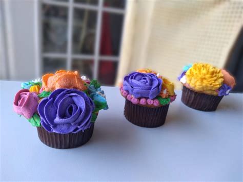 cupcakes de primavera pasteles d lulú desserts food chocolate