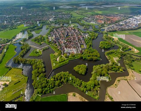 aerial view naarden fortified town province  north holland netherlands stock photo alamy