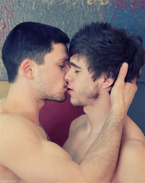 love has no gender and being gay is a blessing ♥♥ guy and chris user