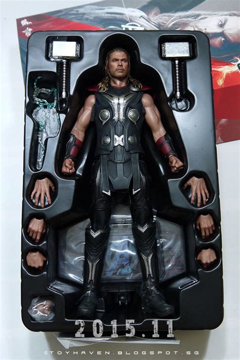 Toyhaven Review 1 Hot Toys Avengers Age Of Ultron 1 6th Chris
