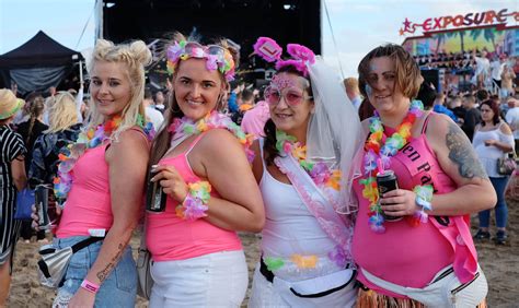 pictures  clubland   beach  redcar chronicle