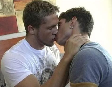 Gay Men Kissing How To Make Out With A Guy Ultimate Guide