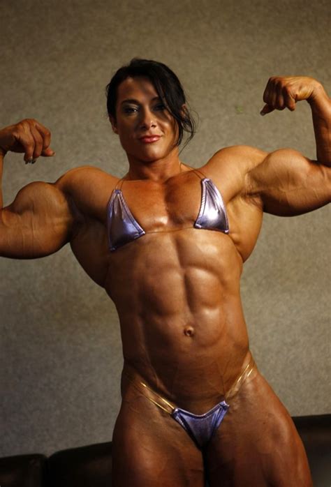 incredible huge and ripped muscular woman posing sexy muscle girls