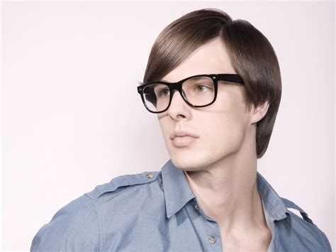 men s haircut for wearers of glasses