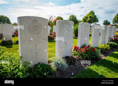 belgie ieper artillery wood cemetery  een britse militaire begraafplaats met gesneuvelden