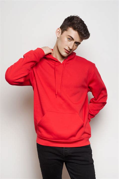 red hoodie outfits men garoto reclamao