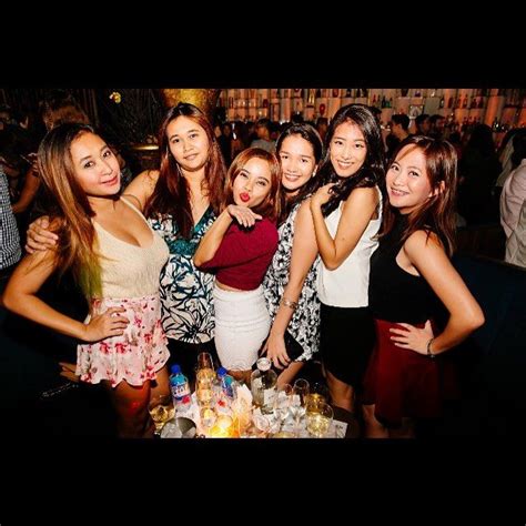 girls at revel palacepoolclub last weekend nightlife in manila philippine bgc マニラ フィリピン