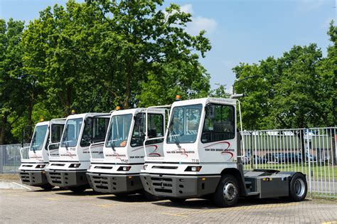 terminal trucks van den broek logistics
