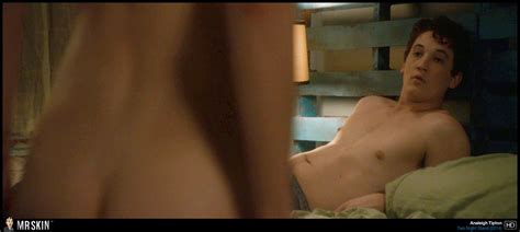 analeigh tipton desnuda en two night stand