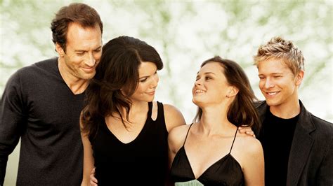gilmore girls reunion cast weighs    stars hollows residents   todaycom