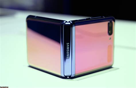 samsung  flip phone dual sim unlocked model    bh photo