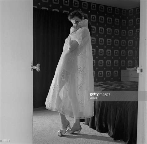 jane hacklyn models a see through negligee nyhetsfoto getty images