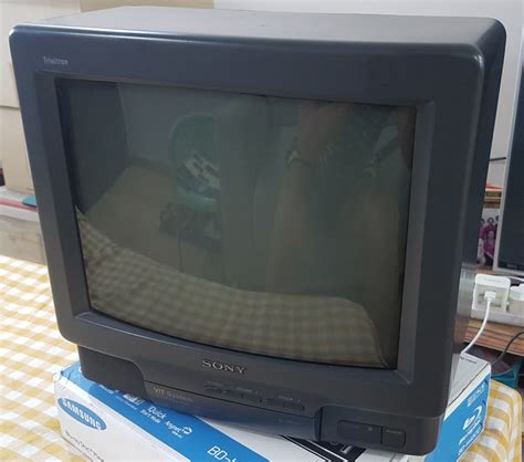 Classic Sony Trinitron 14 Inch Crt Tv From 1994 Tv And Home Appliances