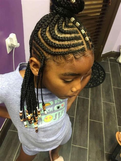 coiffures tresses pour enfants avec des perles strand