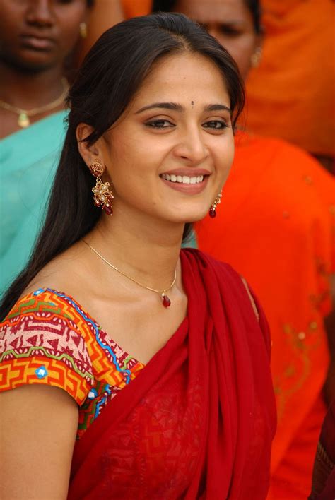 Hot Telugu Actress Anushka Shetty Sexy Photo Gallery
