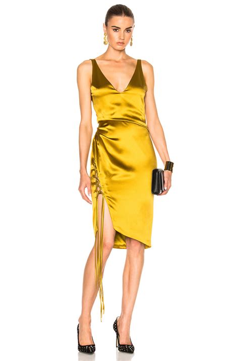 Style File Heidi Klum Puts The Stiletto To The Pavement