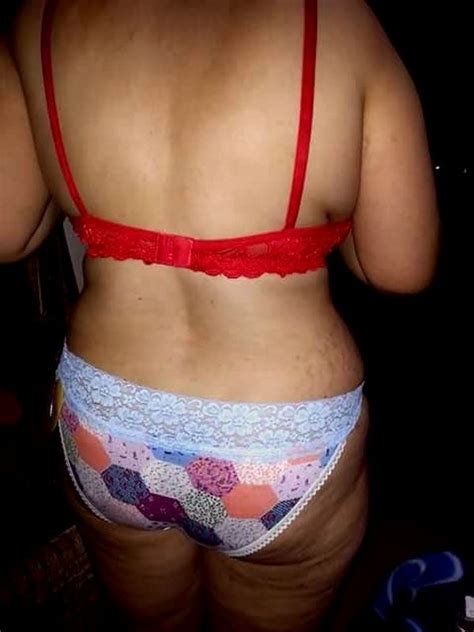indian milf aunty posing lingerie pieces showing ass curves pics