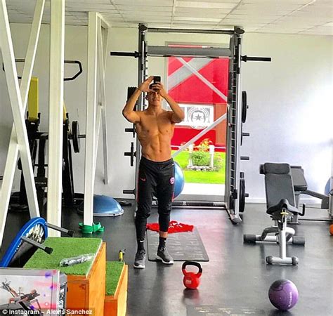 Arsenal Star Alexis Sanchez Works On Sculpted Body In Gym