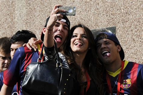 Neymar Girlfriend Bruna Marquezine Reacts To A Brazil Fan