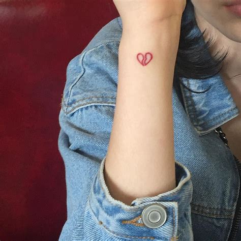 Pin By Aves On Permanent Marker Heartbroken Tattoos Broken Heart Tattoo