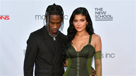 kylie jenner and travis scott might be back together “wifey i love you