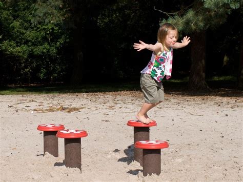 speelplaatsmeubel duurzame inrichting basisschool speelplaatsen speelplaatsen buiten spelen