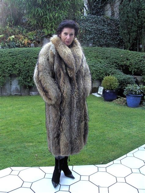 pin by furlover voin22 on fur barynya 5 fur coat fashion