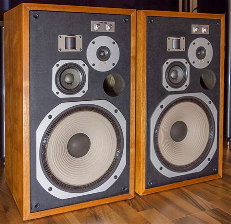 golden age  audio pioneer hpm  vintage speakers