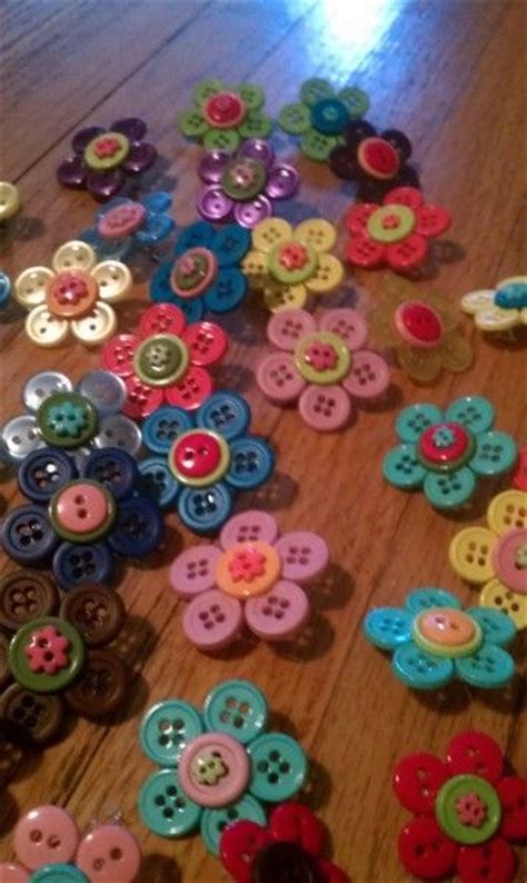 beautiful pins made from buttons little felt and safety