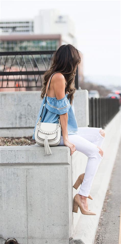 14 Cute Outfits With White Jeans To Rock This Summer
